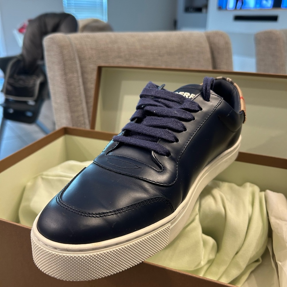 Burberry Men's Dark Blue Leather Sneakers